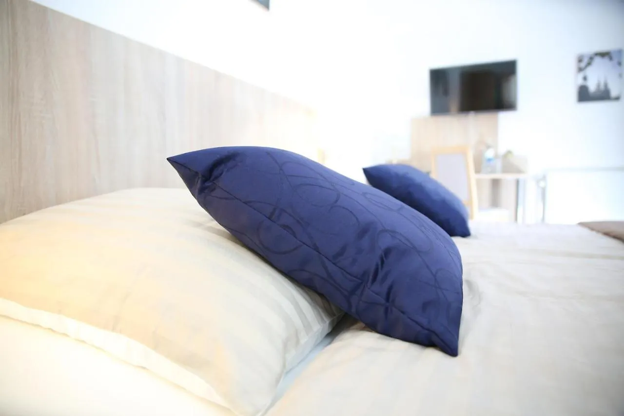 Hotel Pilar Garni Cologne 3*,